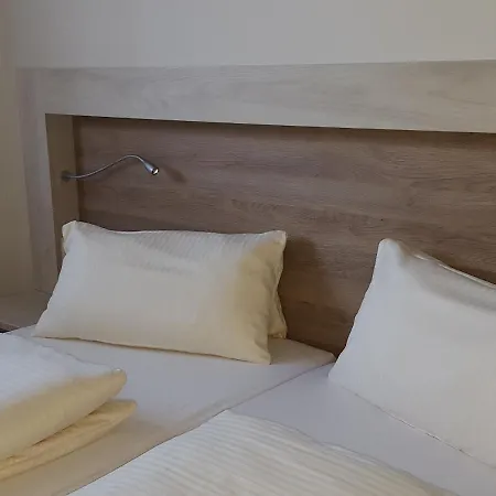 Landgasthof Zur Linde Guest house Riedenburg